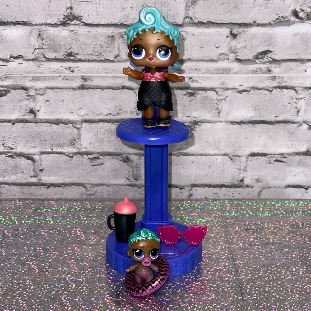 L.O.L. Surprise! PEARL Precious Lil Precious Dolls Swim Club Ring Bottle Glasses